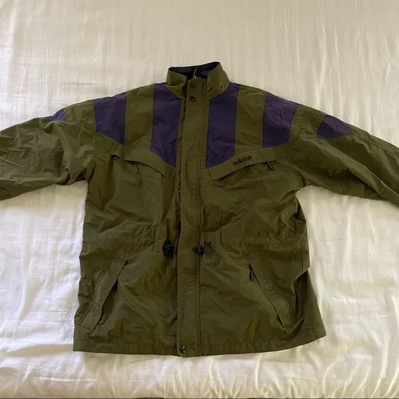 Adidas Mens cargo Windbreaker. - Picture 3 of 4